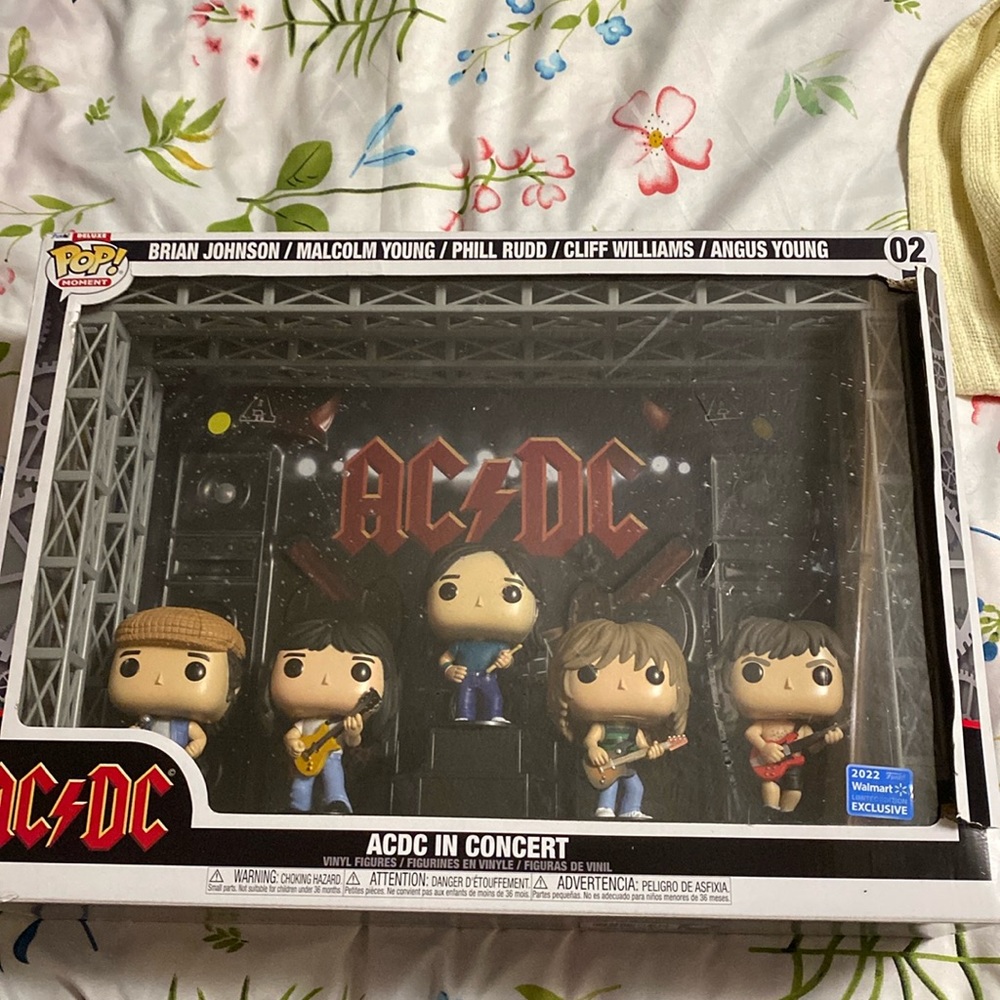 Funky Deluxe Pop Moment Ac/Dc
